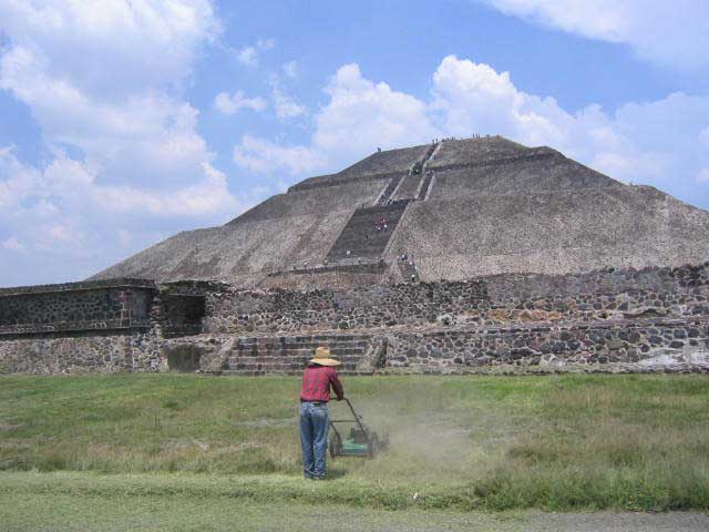 pyramid_sun.jpg